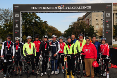 Cycling participants at the finish line of the EKS challenge 