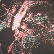 Heat map of NYC showing operation system prevalence: iOS clusters in Manhattan, Android in outer boroughs