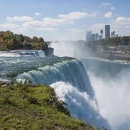 Canadian and U.S. border at Niagara Falls 