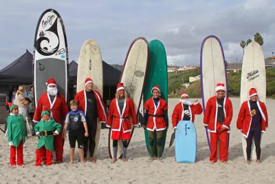 Surfing Santa group