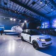Range Rover Autobiography tows new spaceship VSS Unity at global reveal and naming event