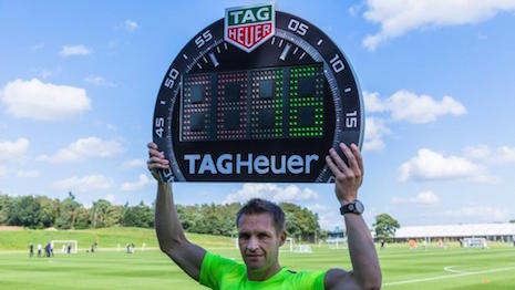 Premier League referee wearing a Tag Heuer Connected 