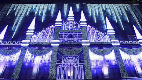 Saks Fifth Avenue's holiday 2016 light show