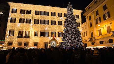 Valentino's Christmas tree in the Palazzo Mignanelli, Rome 