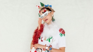 dolce-and-gabbana-christmas-2018-online-store-eyewear-santa-claus-1020x574-320.jpg