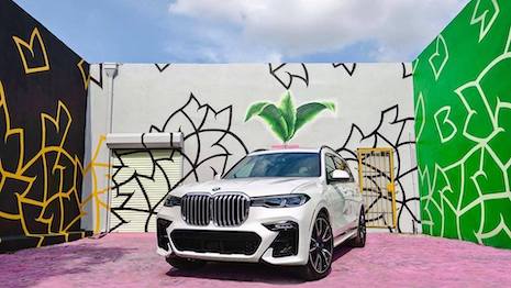 BMW X7 Mural Tour