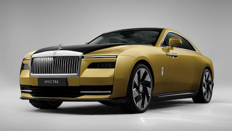 1_SPECTRE UNVEILED – THE FIRST FULLY-ELECTRIC ROLLS-ROYCE_FRONT 3_4