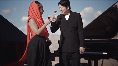 Alicia Keys and Lang Lang show off their piano chops in the middle of the desert in Utah. Image credit: Hennessy