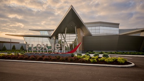 The headquarters houses a state-of-the-art, 51,453-square-foot Global Operation Control Center. Image credit: Flexjet